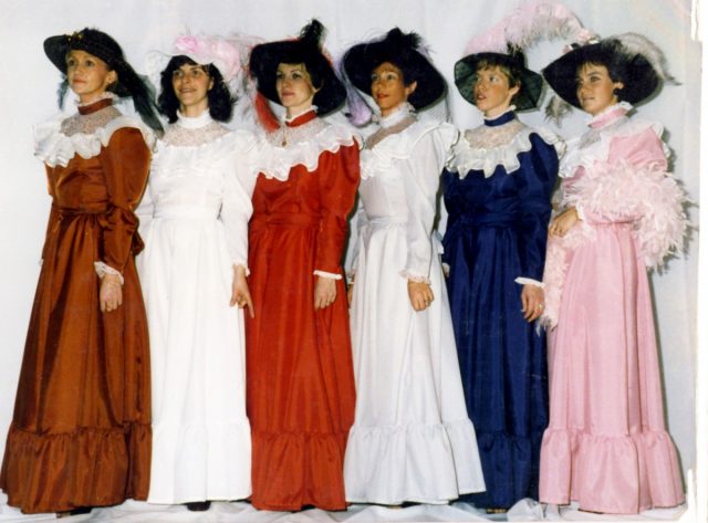 Costumes 1900 Robes assorties